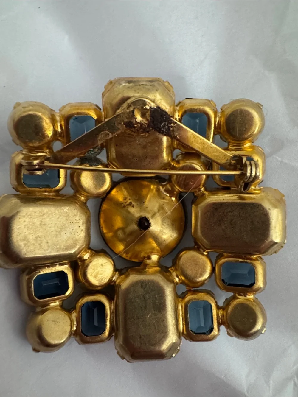 N/A gold tone